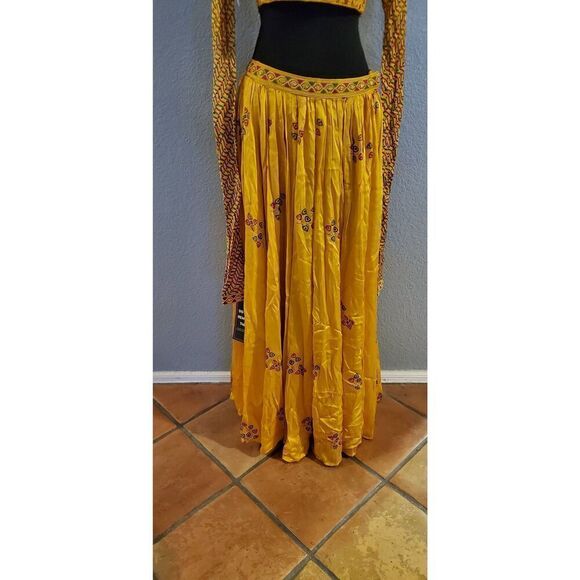 Kalki Fashion Traditional Skirt Set in mustard yellow with gold print - Picture 4 of 16